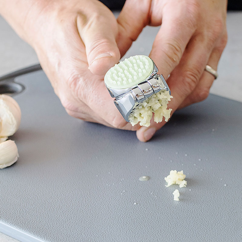 Heavy Duty Garlic Press - Image 3