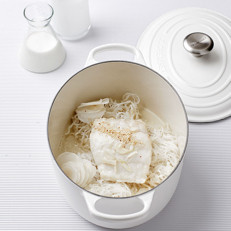 Bespoke Home - Le Creuset Cast Iron Oval Casserole, 29cm
