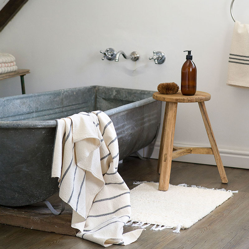 Large Towel with Stripes Throughout - Image 3